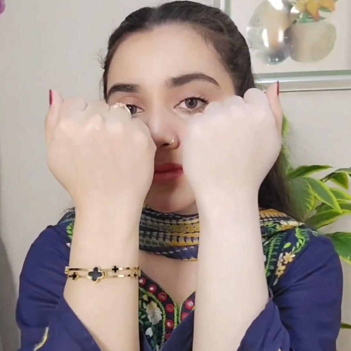 Glow Bundle 1 x Gold Cream , 1 x Gold All In One Jar